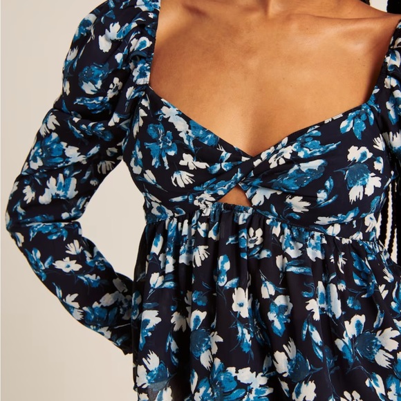 NWT Abercrombie Long Sleeve Sheer Twist Front Top - Picture 5 of 7